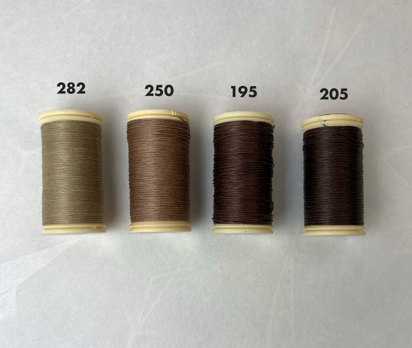 Fil Au Chinois Waxed linen thread n°40